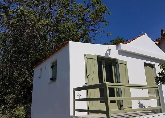 Nefeli Traditional House * Alónnisos